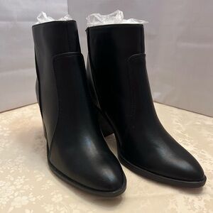 Brand new women’s patent ankle boot sz 7.5